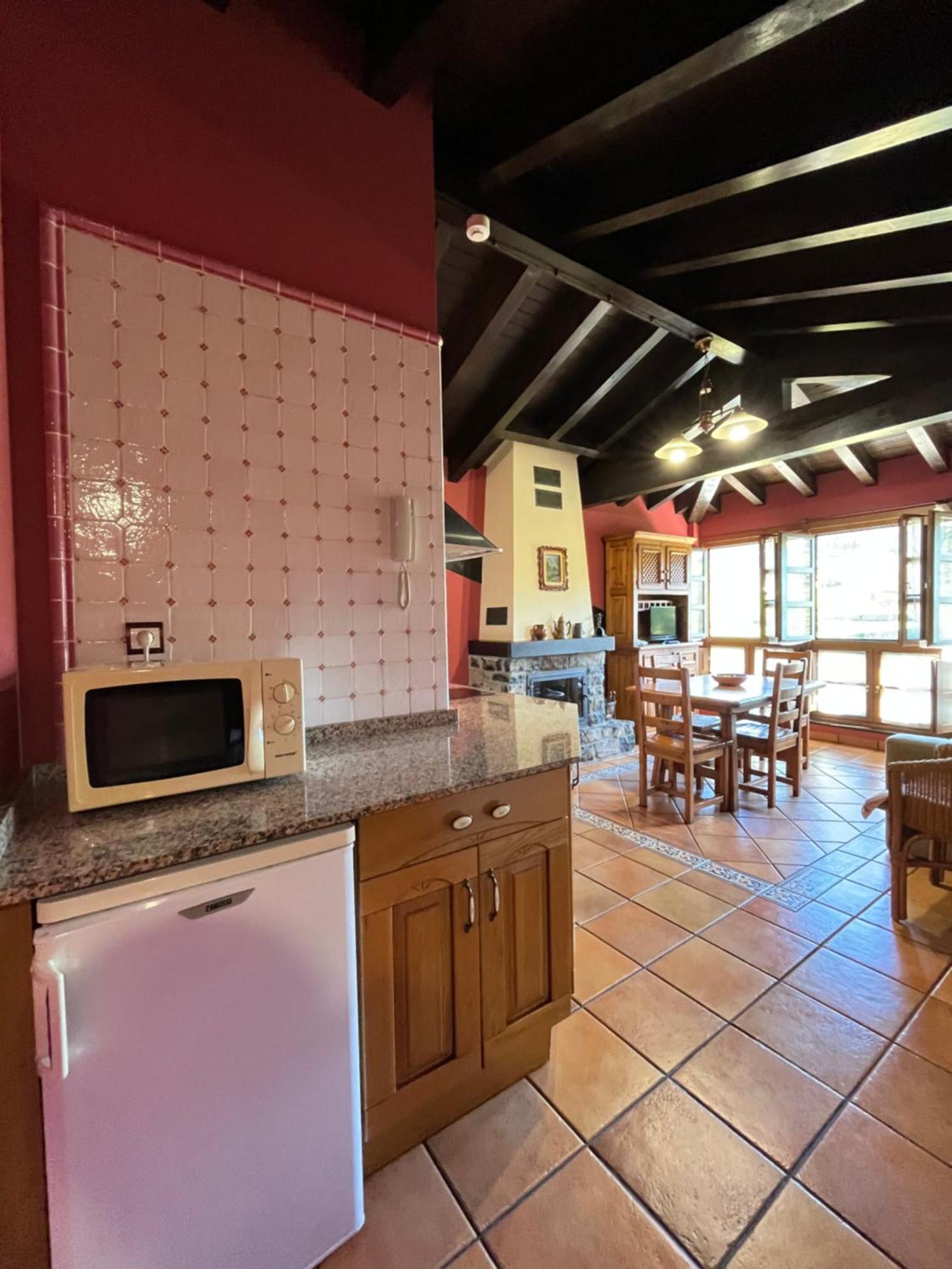 Apartamentos Turisticos Paseo De La Alameda บีญาวิซิโอซา ภายนอก รูปภาพ