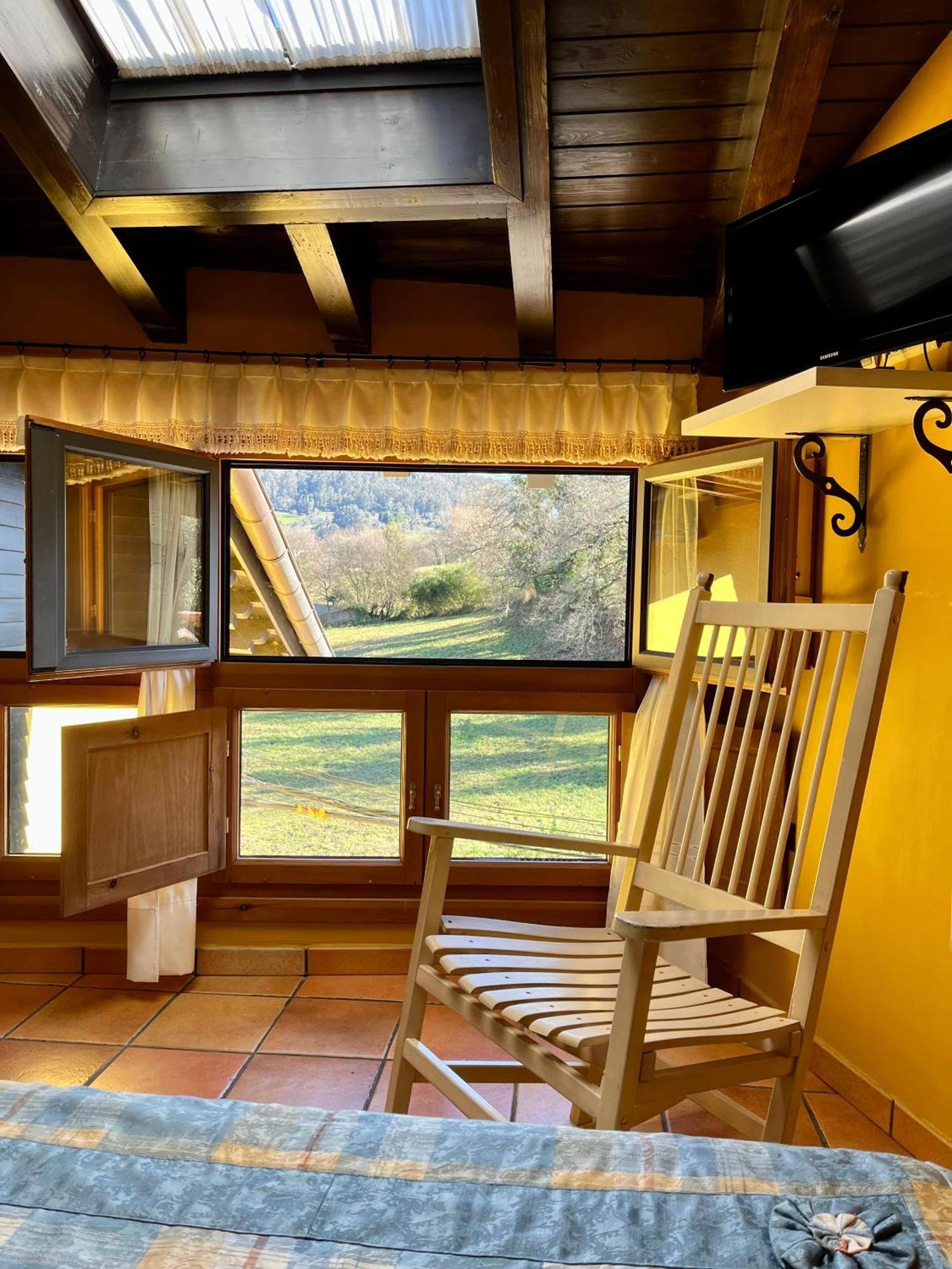 Apartamentos Turisticos Paseo De La Alameda บีญาวิซิโอซา ภายนอก รูปภาพ