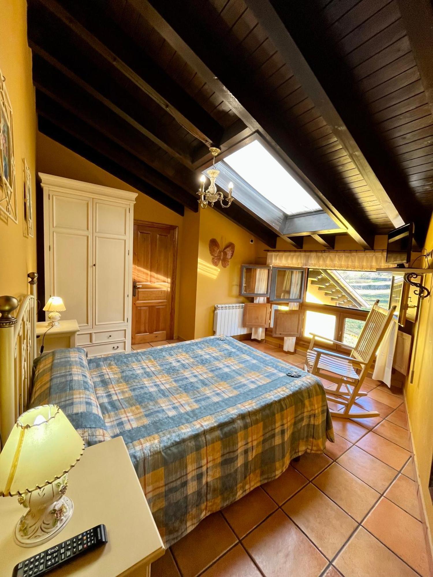 Apartamentos Turisticos Paseo De La Alameda บีญาวิซิโอซา ภายนอก รูปภาพ